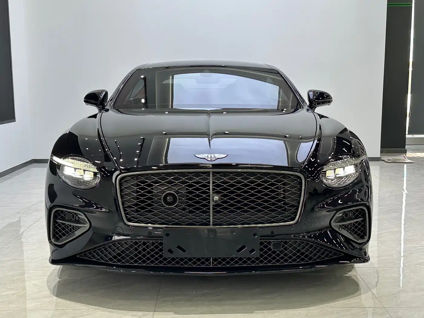 BENTLEY CONTINENTAL PLUG IN HYBRID