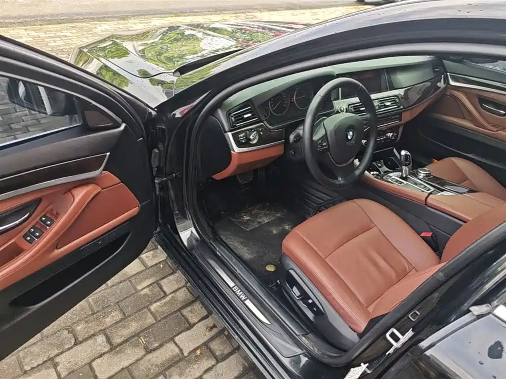 BMW 5 Series 2014 528Li Leading Edition фото 12