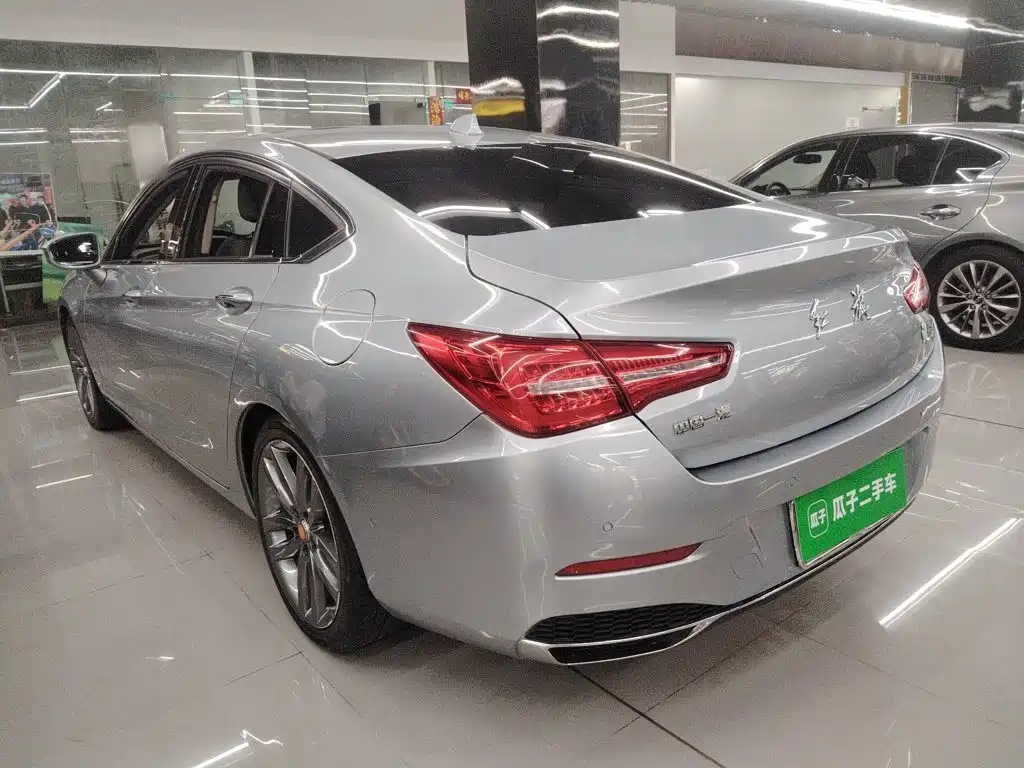 Hongqi H5 2018 2018 30TD Smart Connected Royal Edition