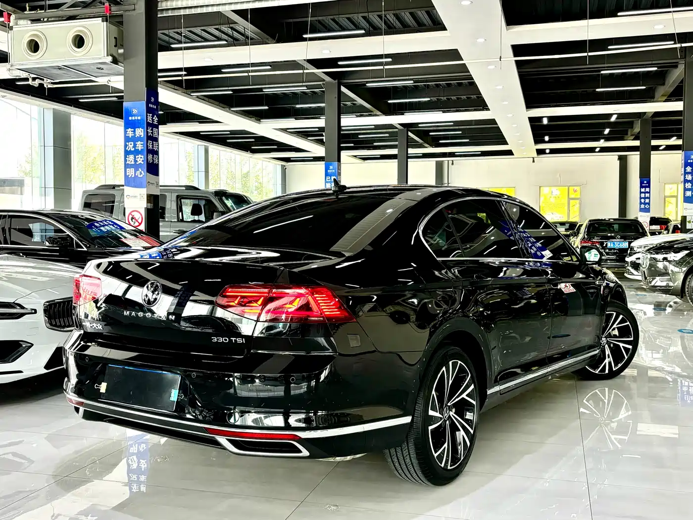 Volkswagen Magotan 2021 330TSI DSG 30th Anniversary Edition фото 15