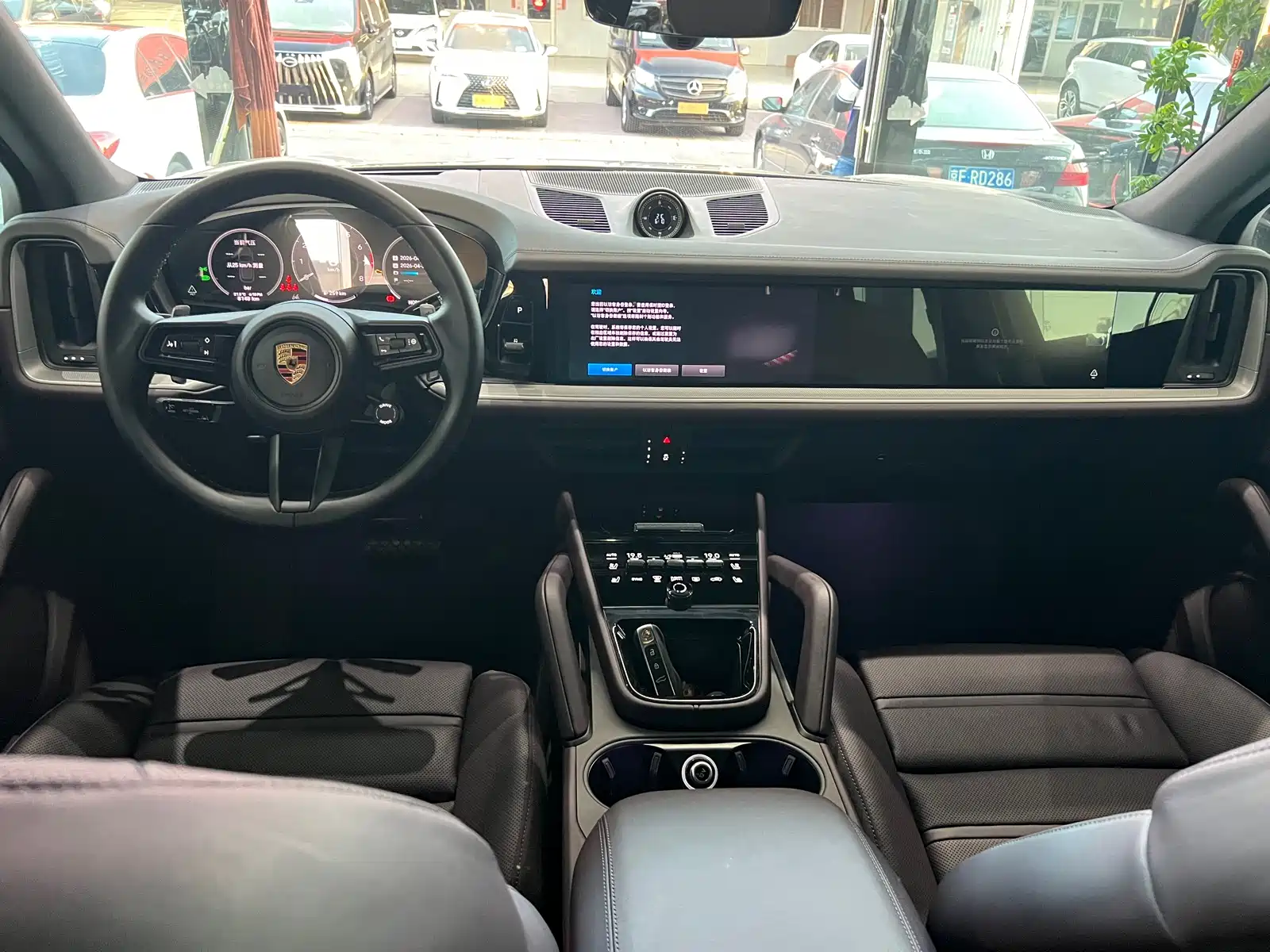 Photo 10 - Porsche Cayenne