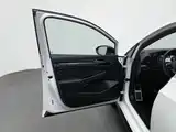 Photo 8 - Volkswagen Golf