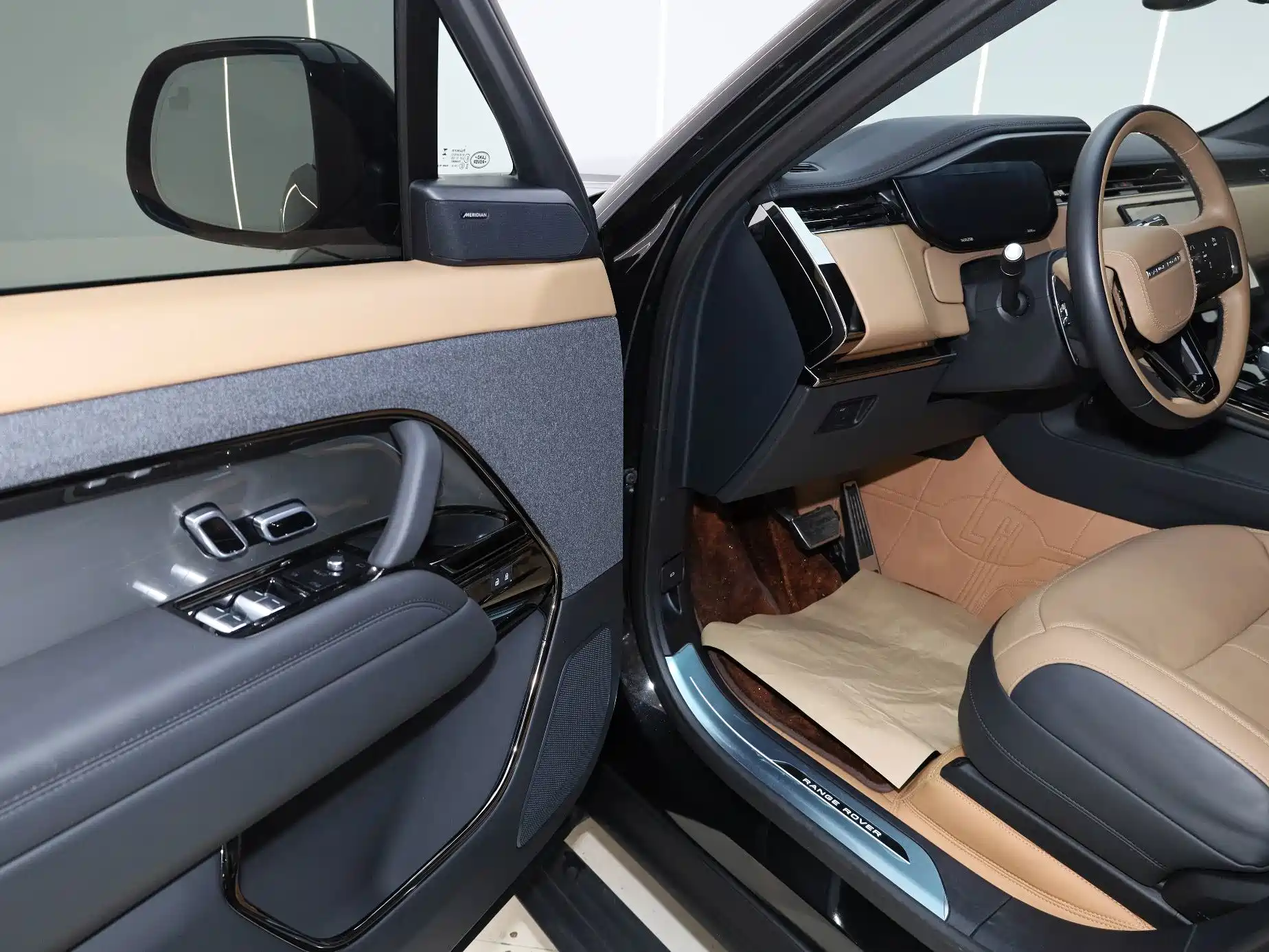 صورة 10 - Land Rover Range Rover Sport
