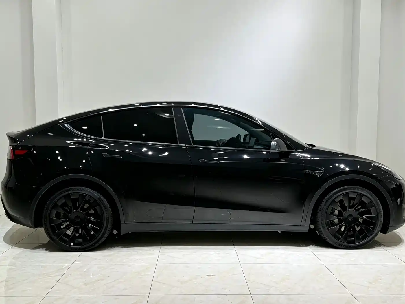 Фото 4 - Tesla Model Y
