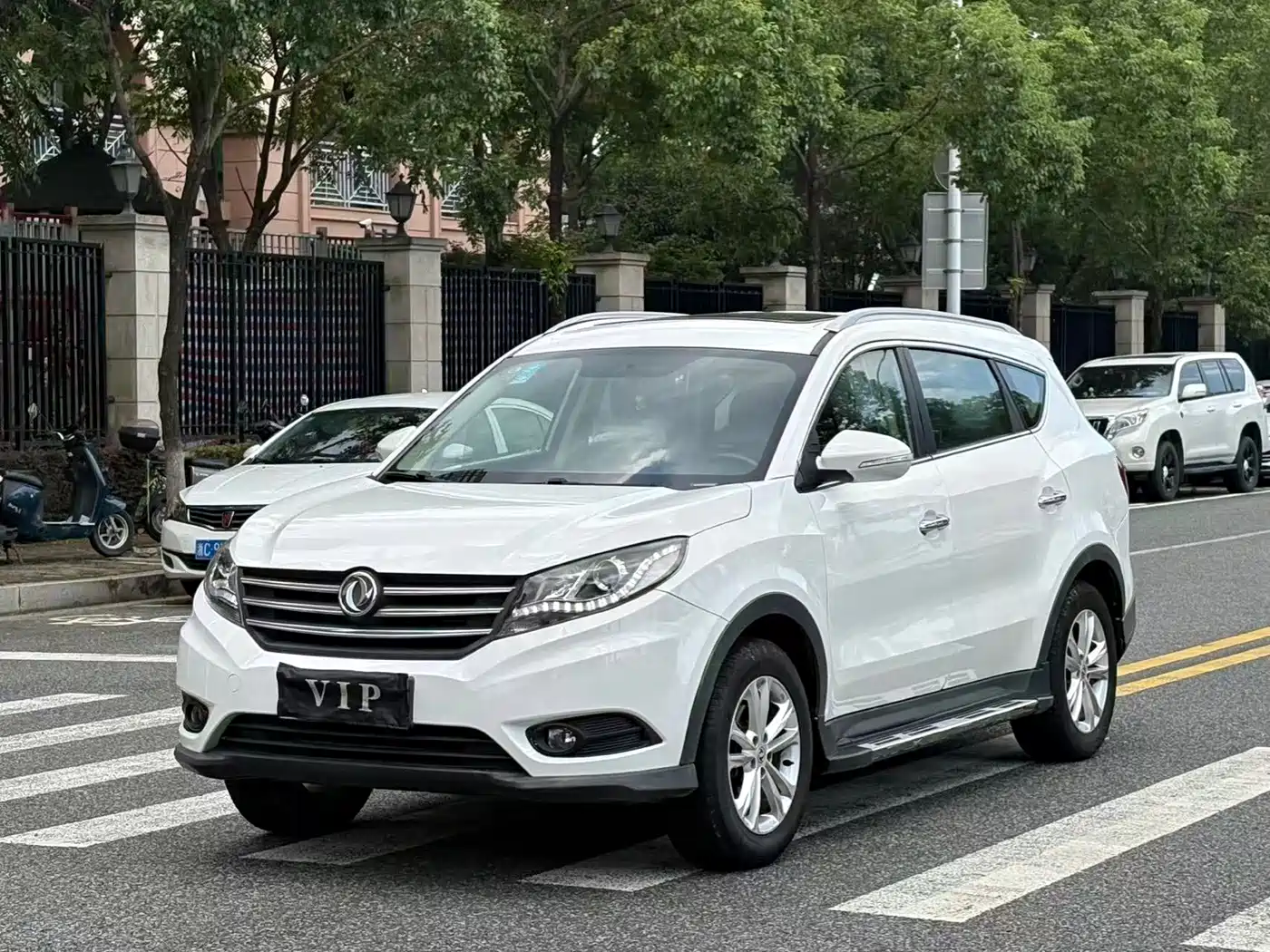 Dongfeng Fengguang Fengguang 580 2020 2017 1.8L Manual Comfort Version
