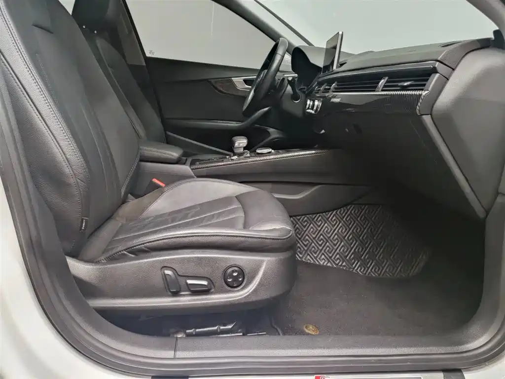Audi A4L 2019 40 TFSI Fashion (China VI) фото 18