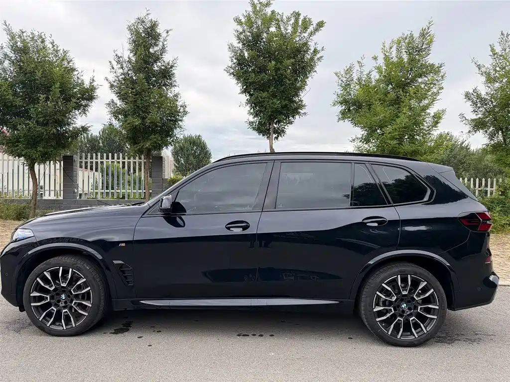 BMW X5 2026 2025 Model xDrive 40Li Exclusive M Sport Blackout Package