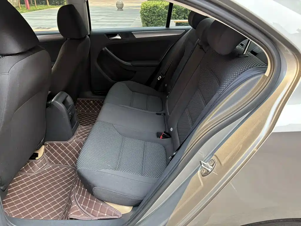 Photo 12 - Volkswagen Sagitar