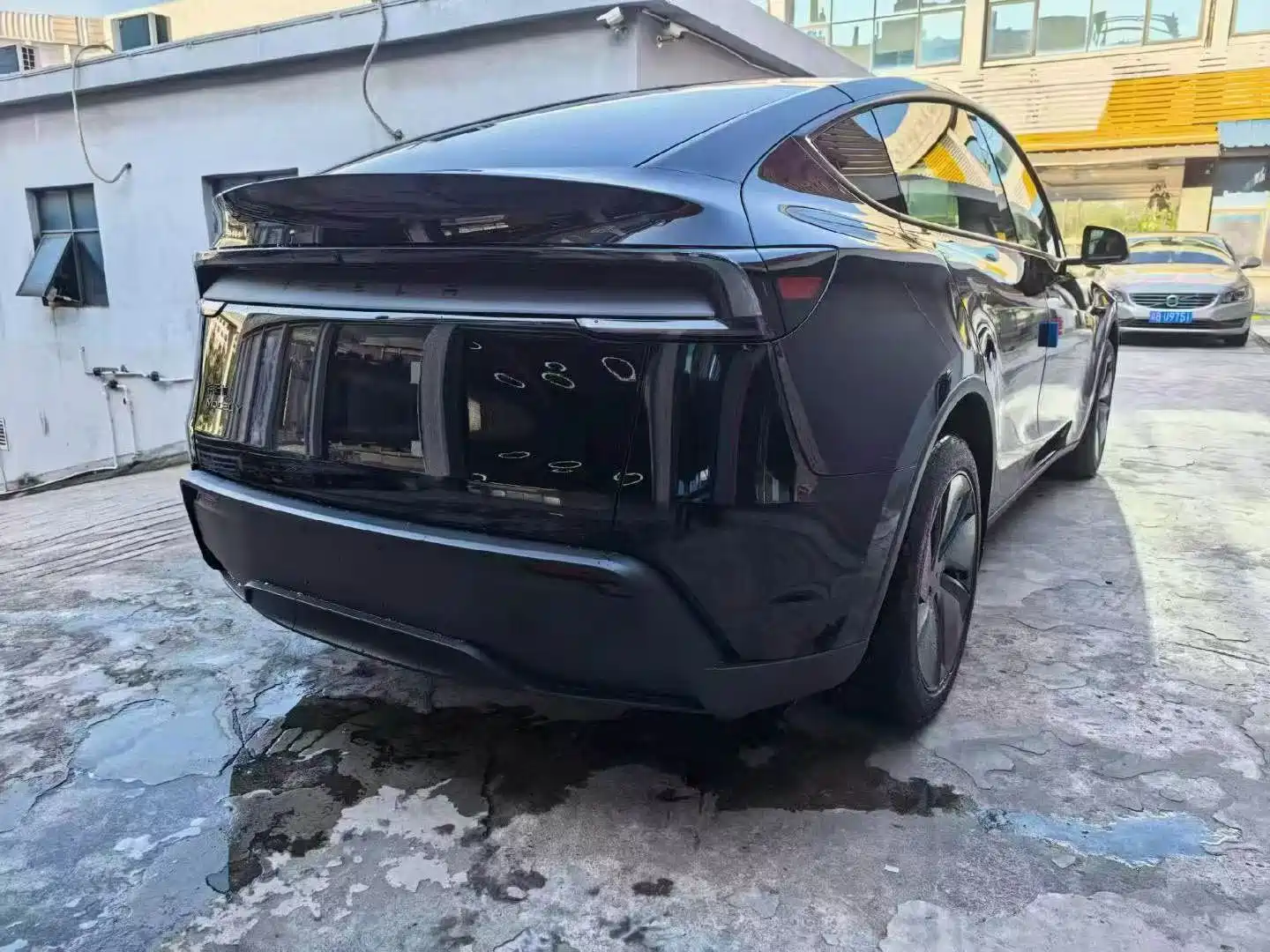 Photo 7 - Tesla Model Y