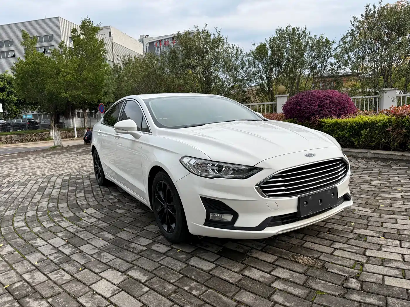 FORD MONDEO