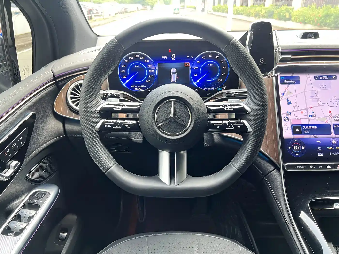 Фото 17 - Mercedes-Benz EQE SUV