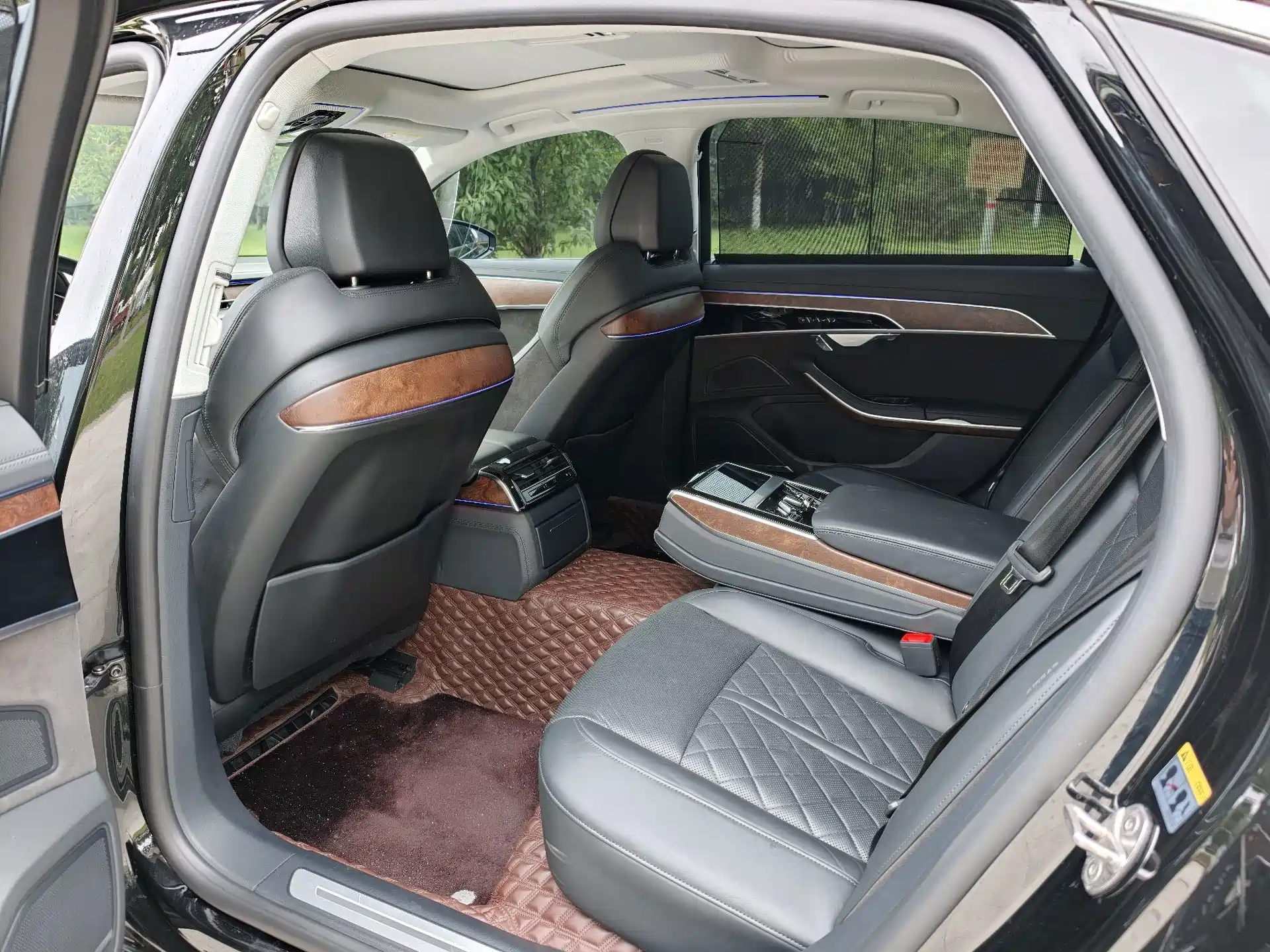 Фото 9 - Audi A8