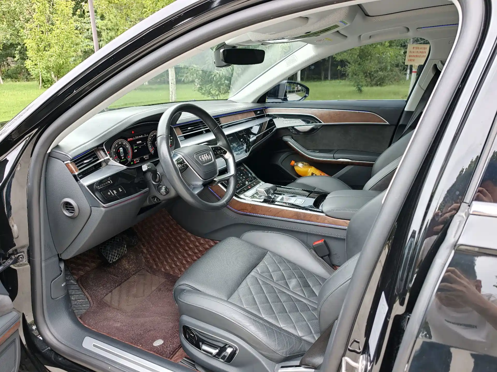 Фото 8 - Audi A8