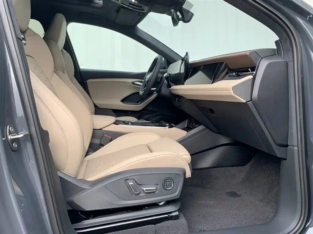 Audi Q6L e-tron 2025 Extended Range Edition фото 10