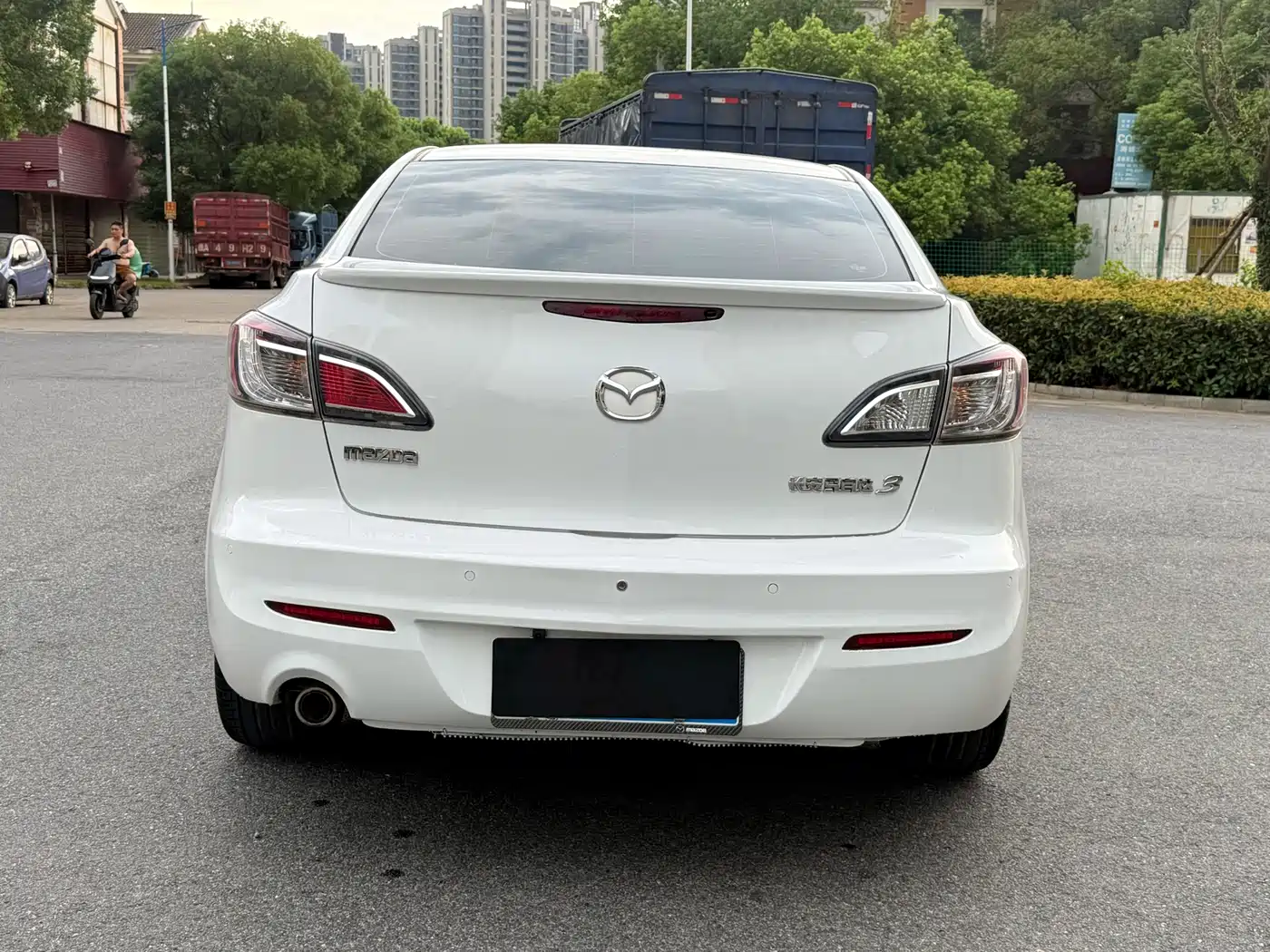 Mazda Mazda3 Axela 2012 2011 Sedan 2.0L Automatic Luxury