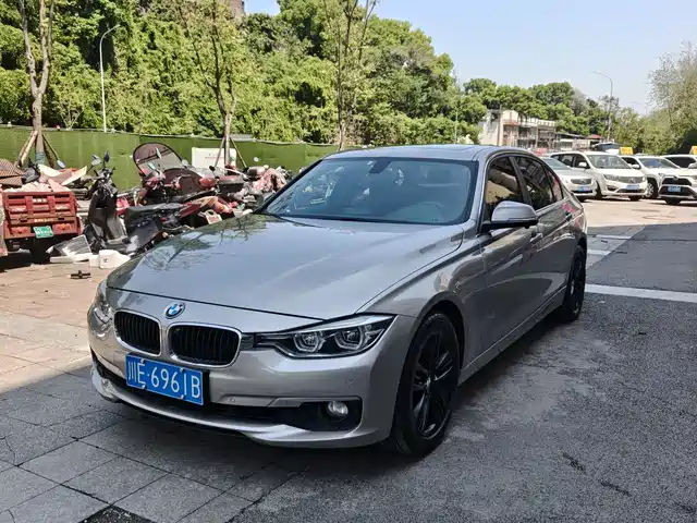 BMW 3 SERIES