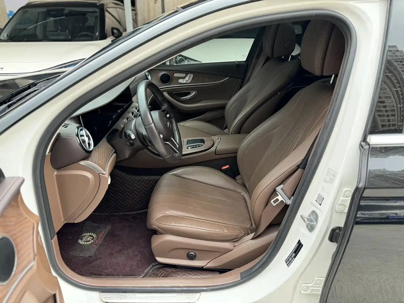 Mercedes-Benz E-Class 2020 E 300 L Fashion фото 3