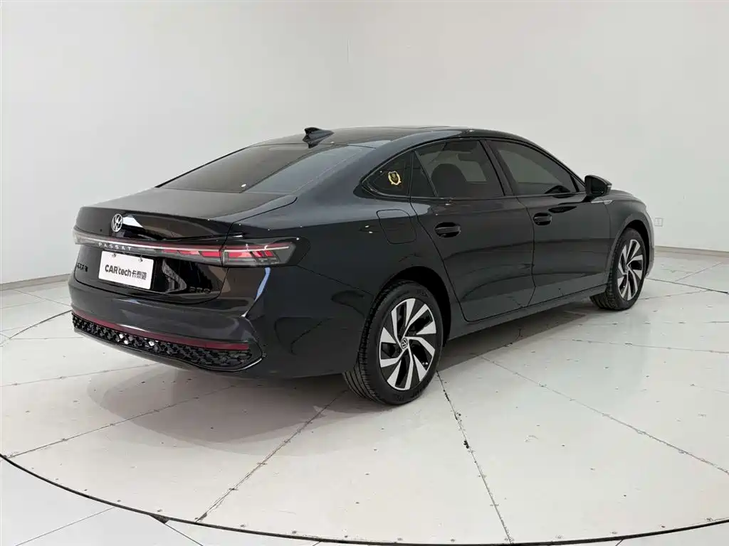 Volkswagen Passat 2025 Pro 380TSI Starlight Dragon Glory Edition фото 8