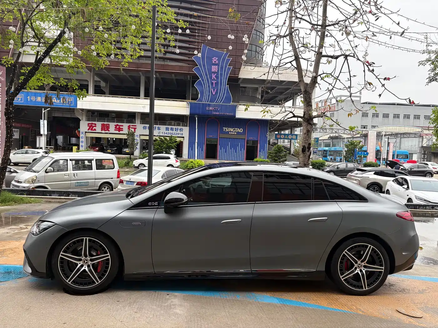 MERCEDES-BENZ EQE AMG