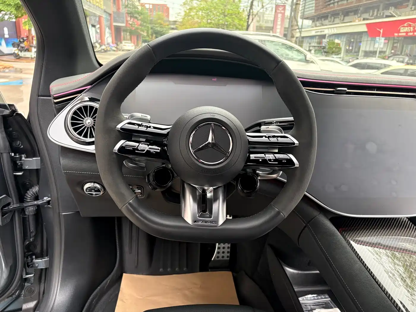 MERCEDES-BENZ EQE AMG