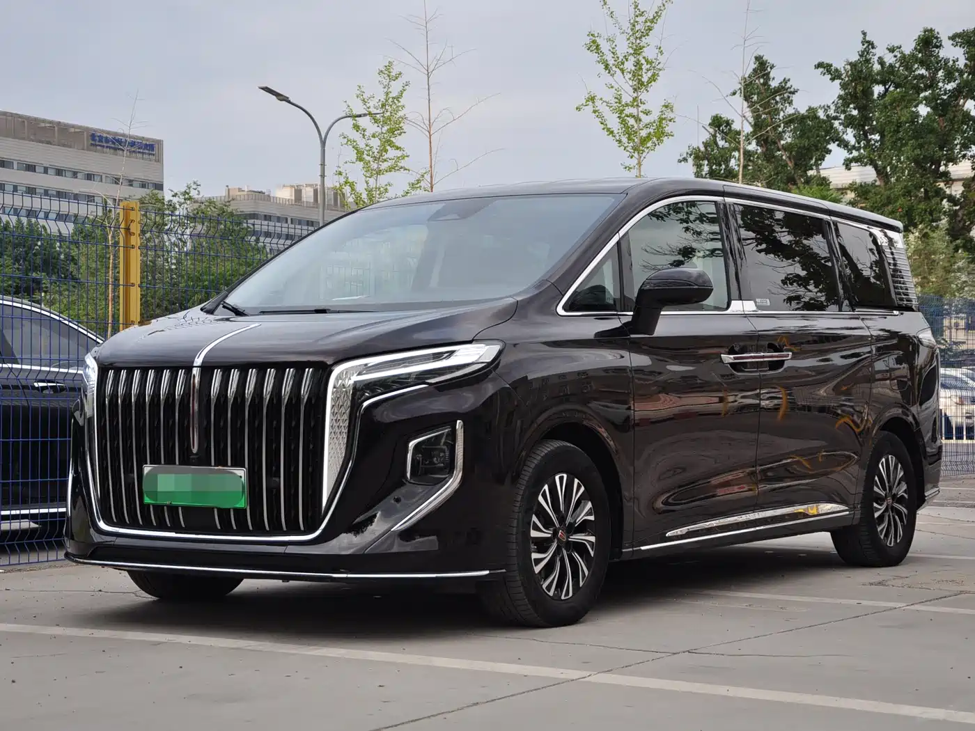 Hongqi HQ9 PHEV 2024 Model 2.0T AWD Luxury Edition