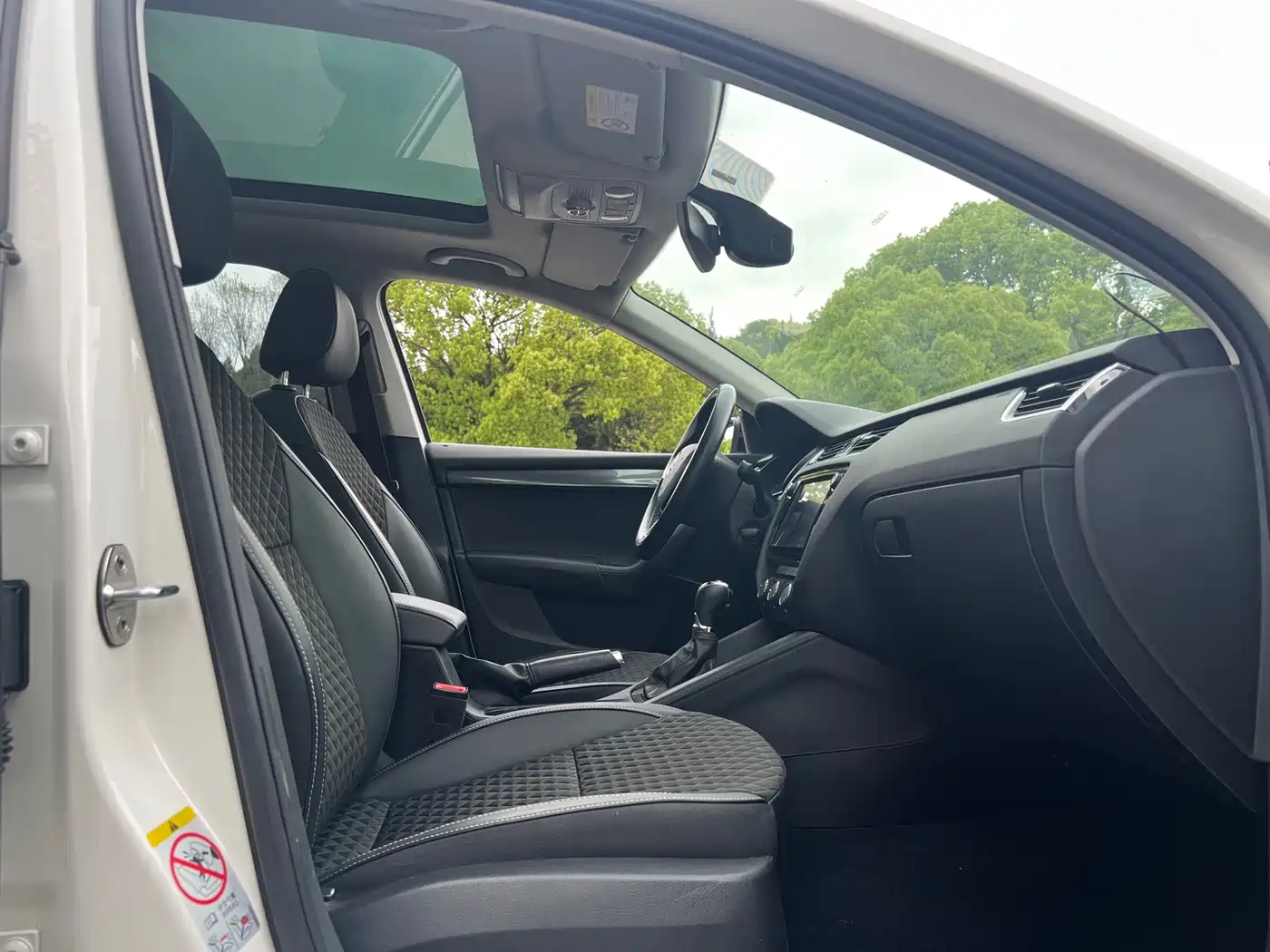 Škoda Octavia 2018 Model Wagon TSI280 DSG Luxury Edition фото 4