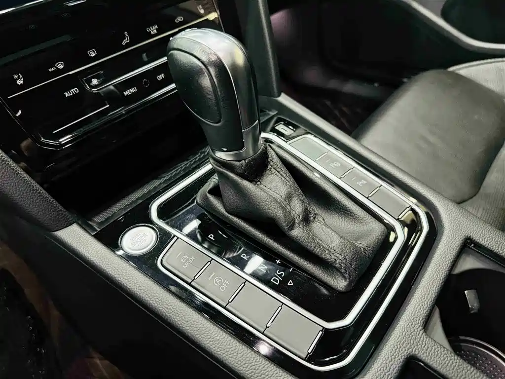 Volkswagen FAW-Volkswagen CC 2021 380TSI Eye-catching Edition фото 15