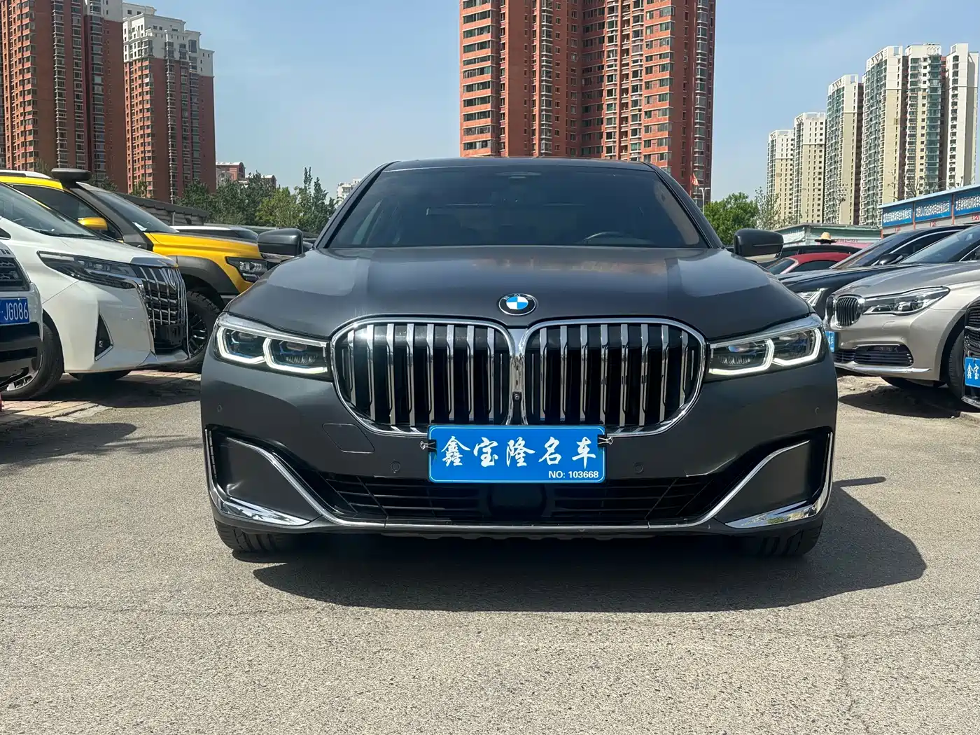 BMW 7 Series 2019 740Li xDrive Executive M Sport Package фото 2