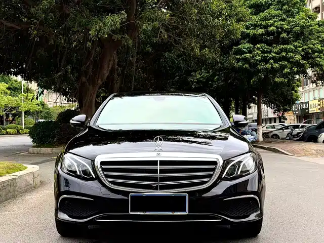 MERCEDES-BENZ E CLASS
