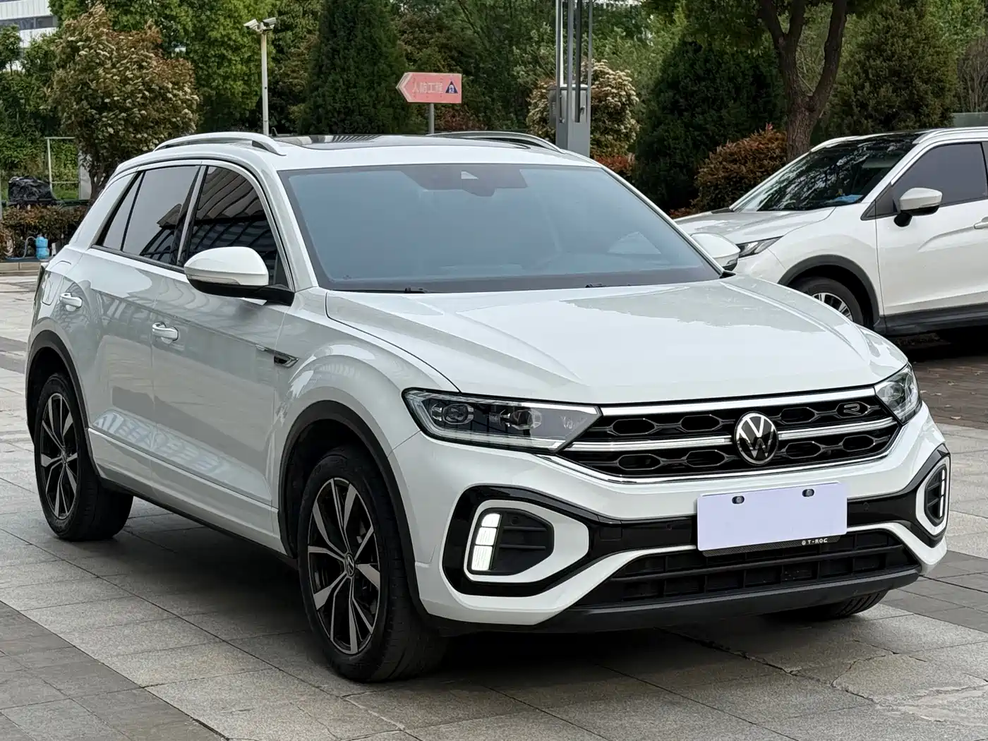 Volkswagen T-ROC 2025 300TSI DSG 2WD Dawn Edition фото 3