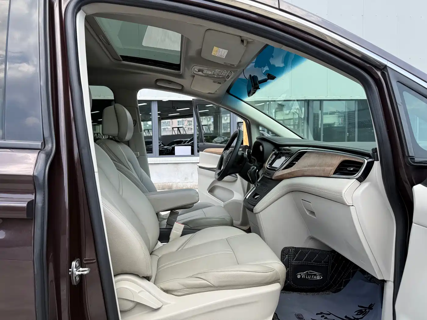 Buick GL8 2018 ES 28T Comfort Type China VI фото 12
