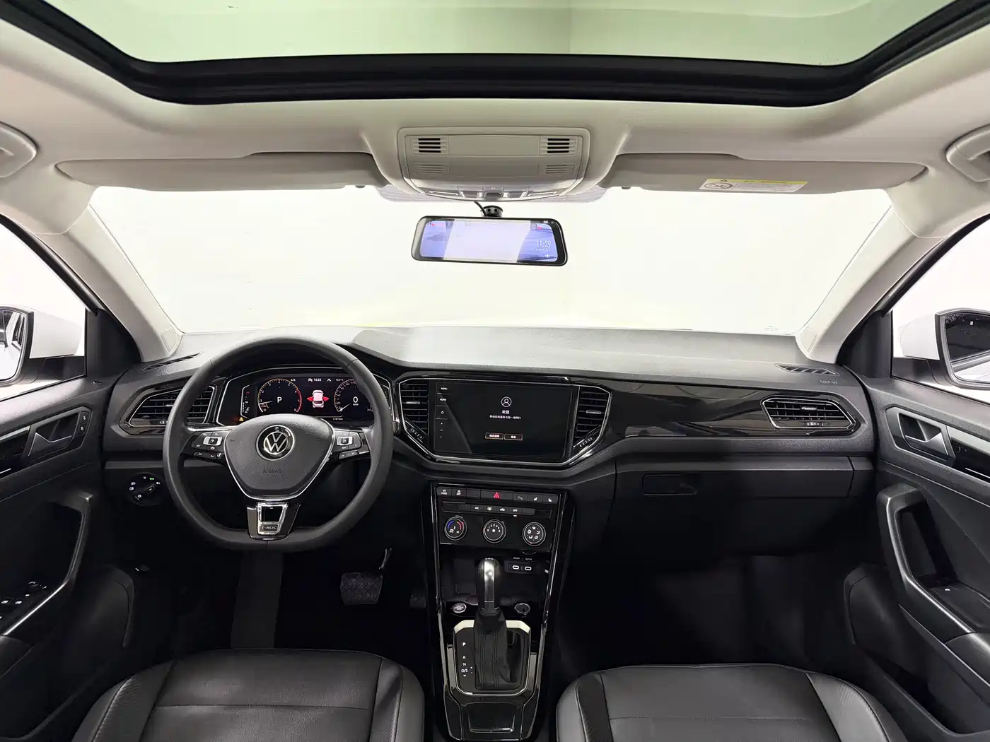 VOLKSWAGEN T ROC EXPLORING SONGS