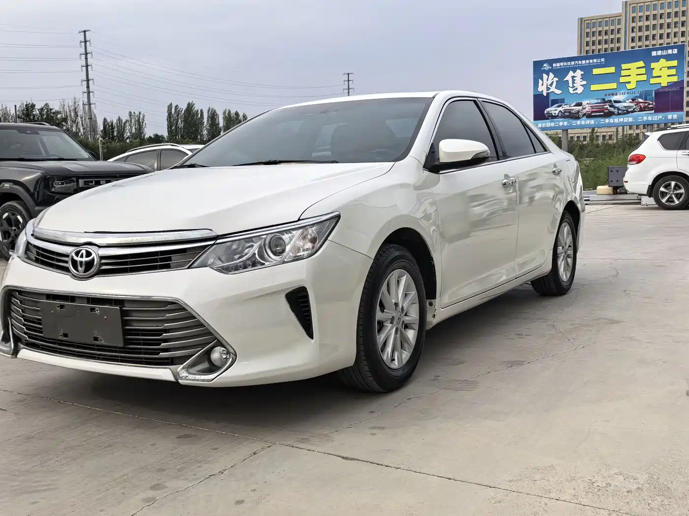 Toyota Camry 2016 2.0G 10th Anniversary Leading Edition фото 3