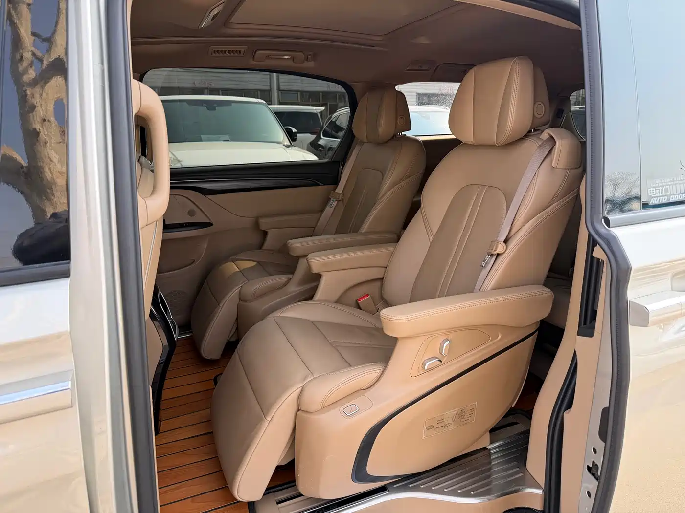 Buick GL8 2021 ES Landlord 653T Luxury фото 6