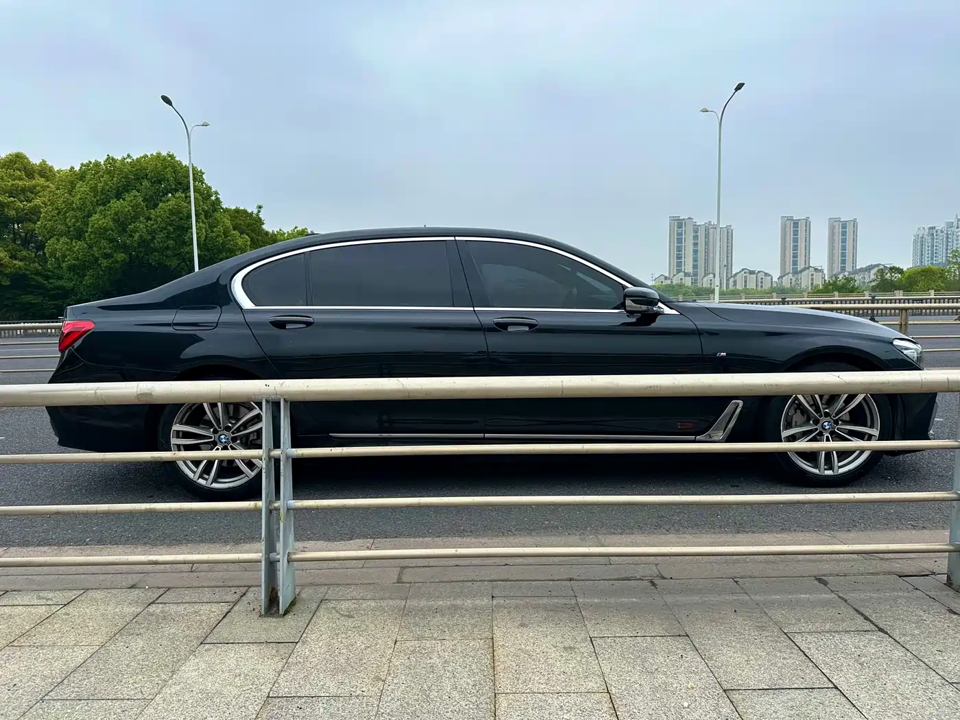 BMW 7 Series 2018 730Li Leading Type M Sport Package фото 12