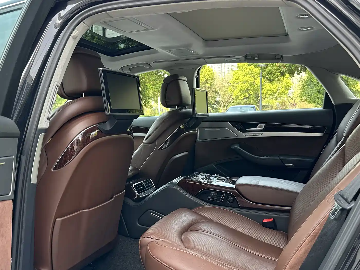 Audi A8 2011 A8L 3.0 TFSI quattro Luxury (213kW) фото 9