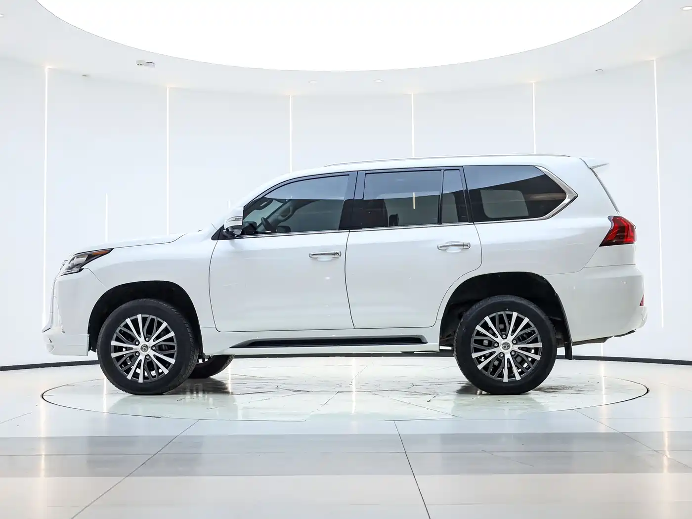 Lexus LX 2016 570 Dynamic Luxury Edition фото 7