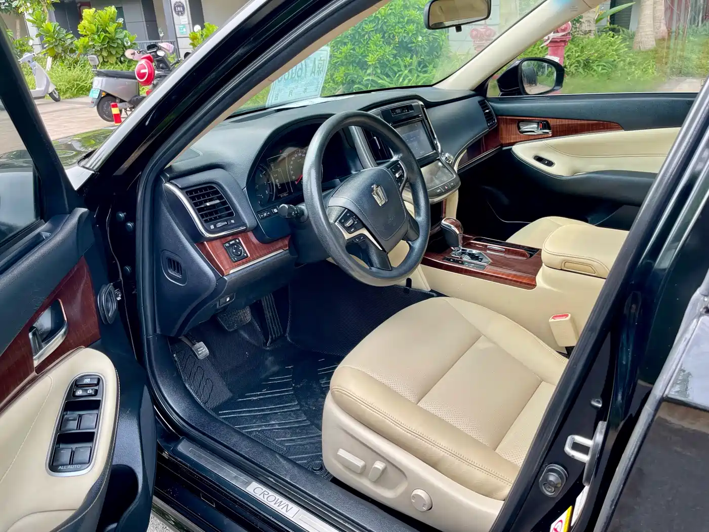 Toyota Crown 2015 2.0T Pioneer фото 4