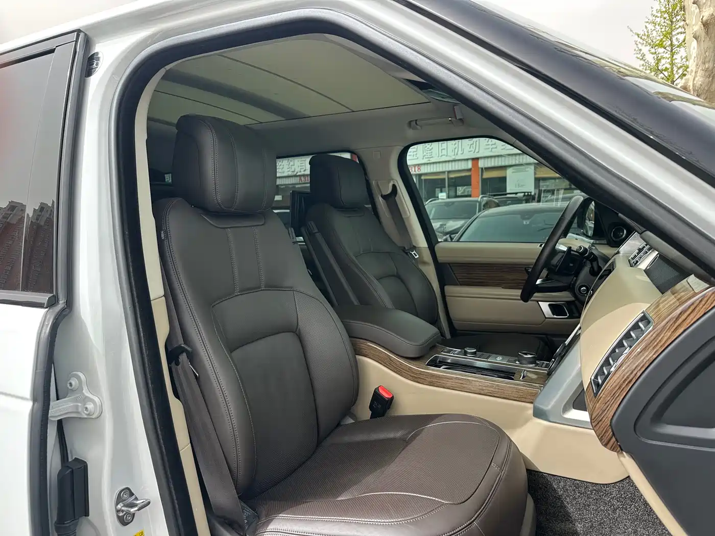 Land Rover Range Rover 2019 3.0 SC V6 Heritage Extended Edition фото 15