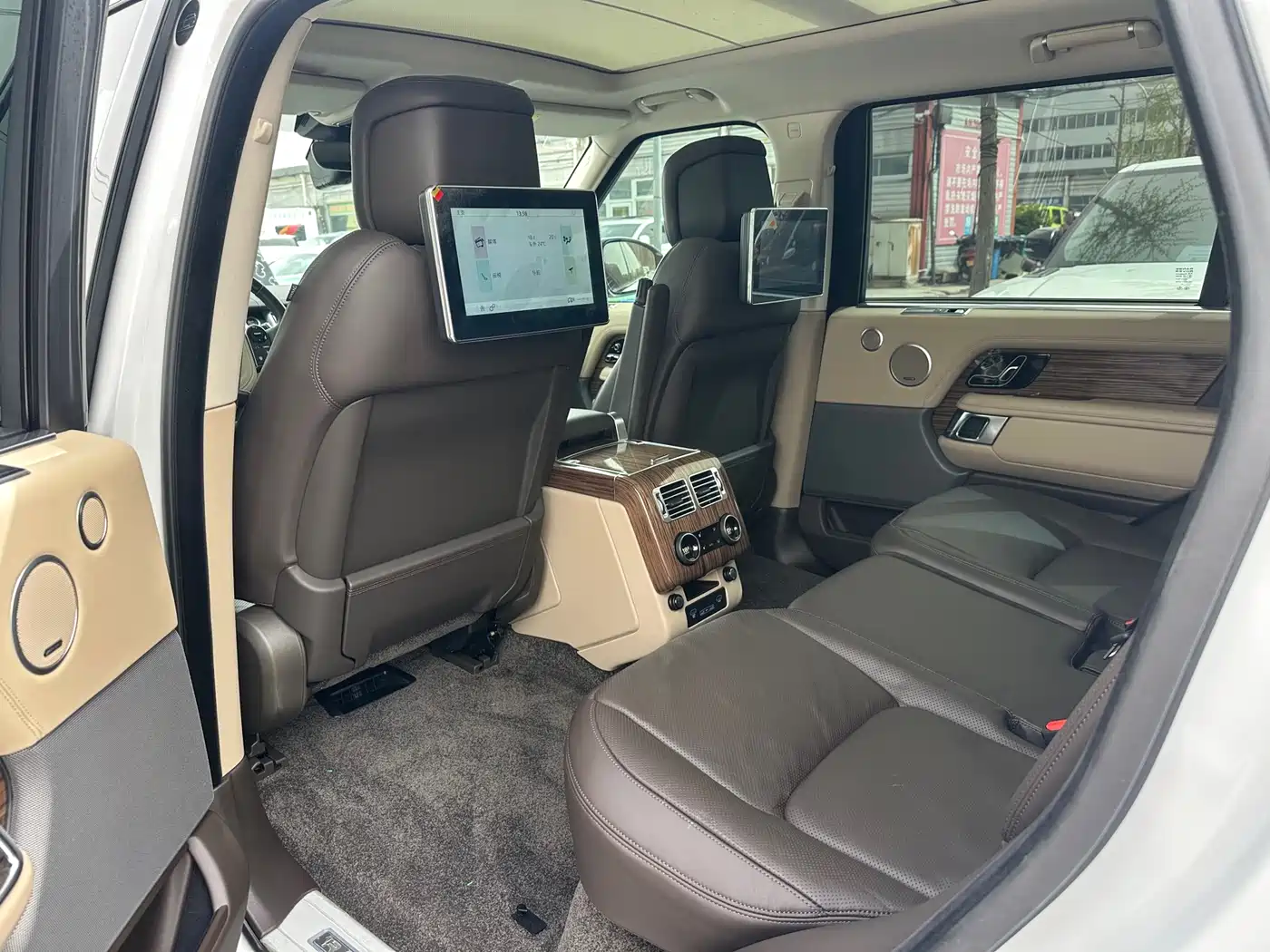 Land Rover Range Rover 2019 3.0 SC V6 Heritage Extended Edition фото 7