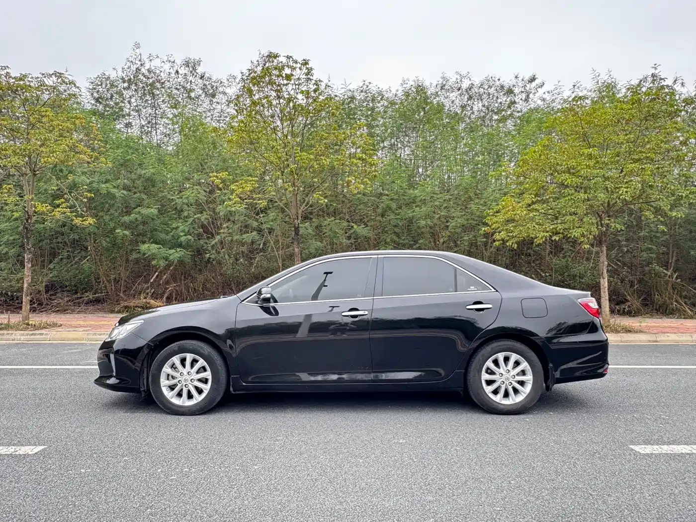 Toyota Camry 2015 2.0E Elite Edition фото 5