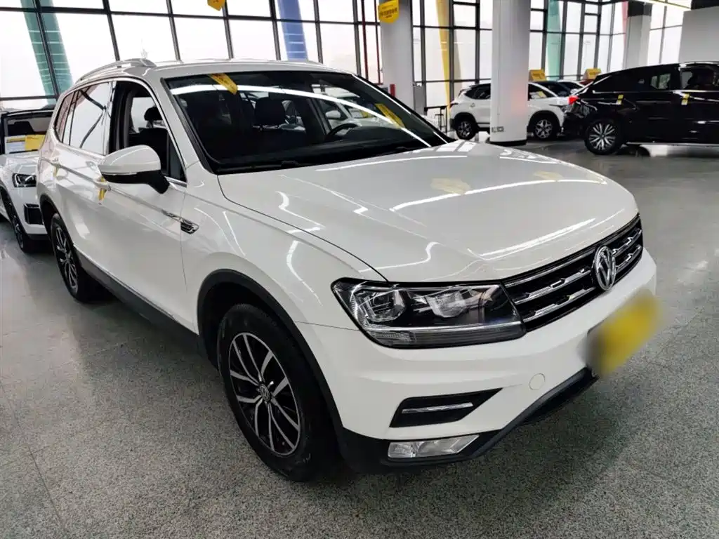 Volkswagen Tiguan L 2017 330TSI Automatic 2WD Comfort Edition фото 4
