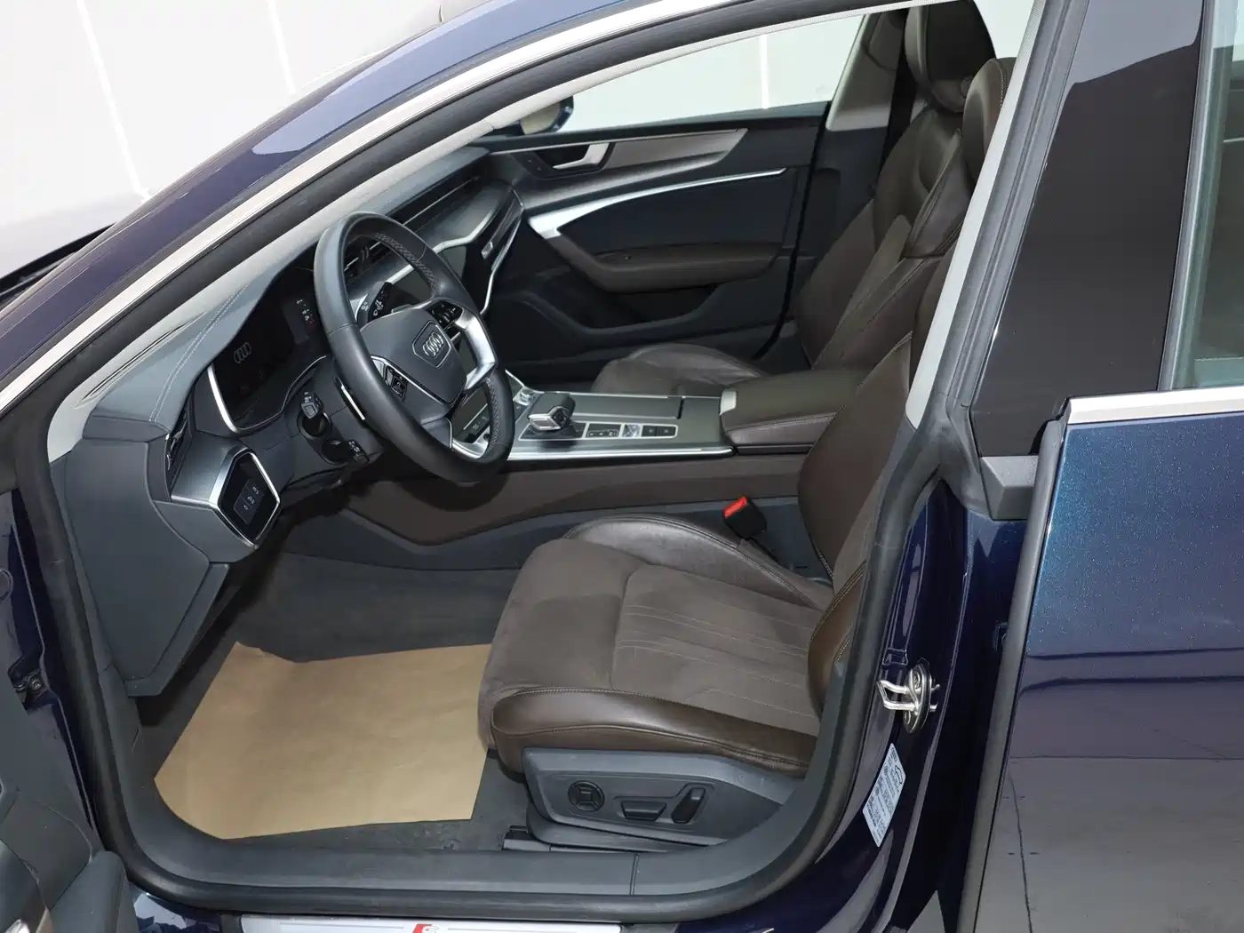 Audi A7L 2024 45TFSI S-line Dream Edition Crystal Package фото 23