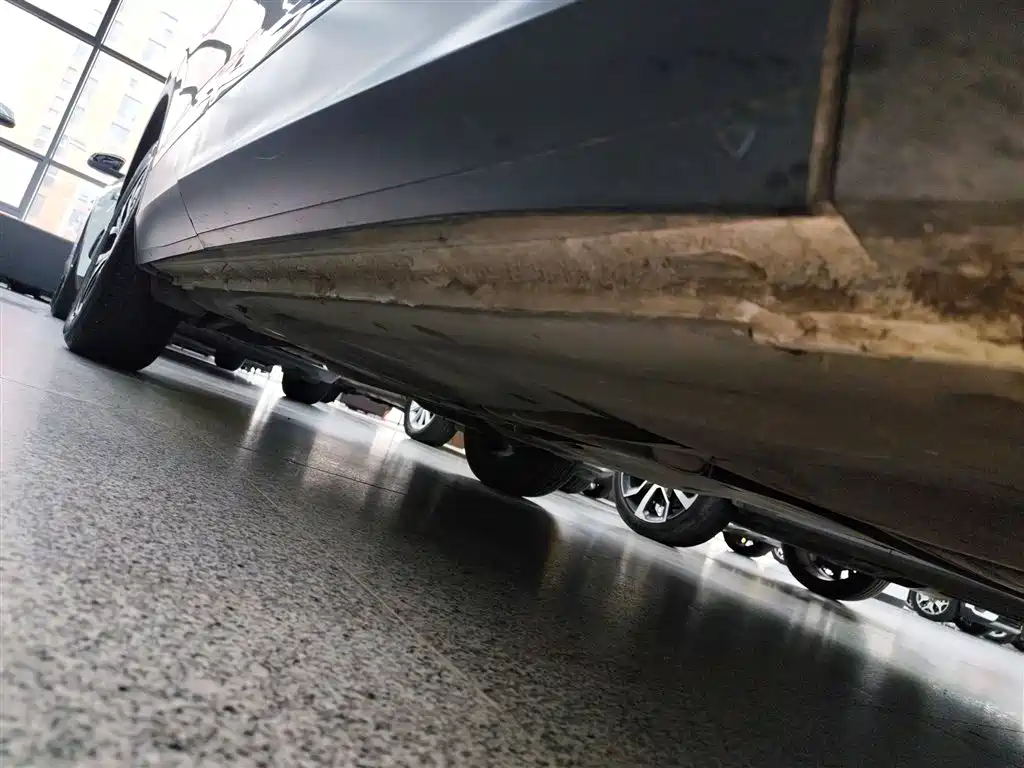Volkswagen Tiguan L 2017 330TSI Automatic 2WD Comfort Edition фото 21