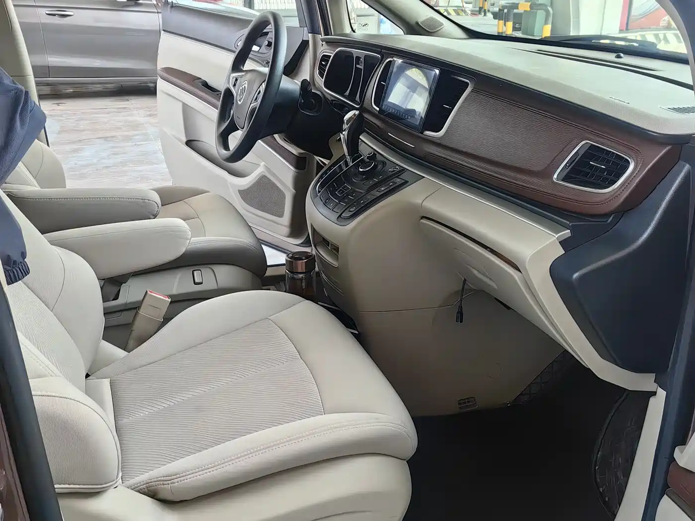 Buick GL8 2018 28T Comfort China VI фото 7