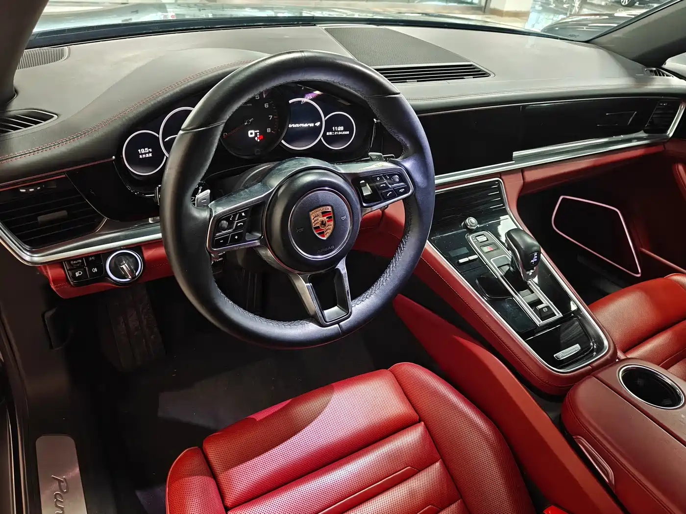 Porsche Panamera 2017 Panamera 4 Executive Long Wheelbase 3.0T фото 11