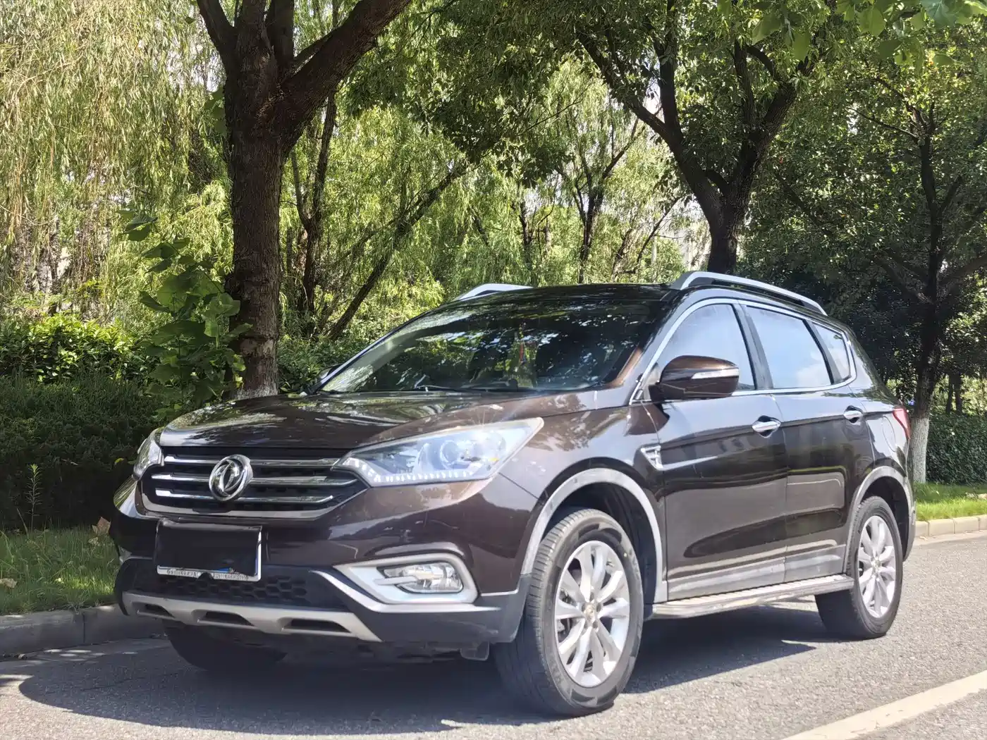 Dongfeng Aeolus Dongfeng Fengshen AX7 2015 2015 2.3L Automatic Premium