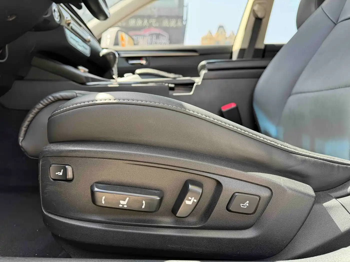 Lexus ES 2013 300h Elite Edition фото 9