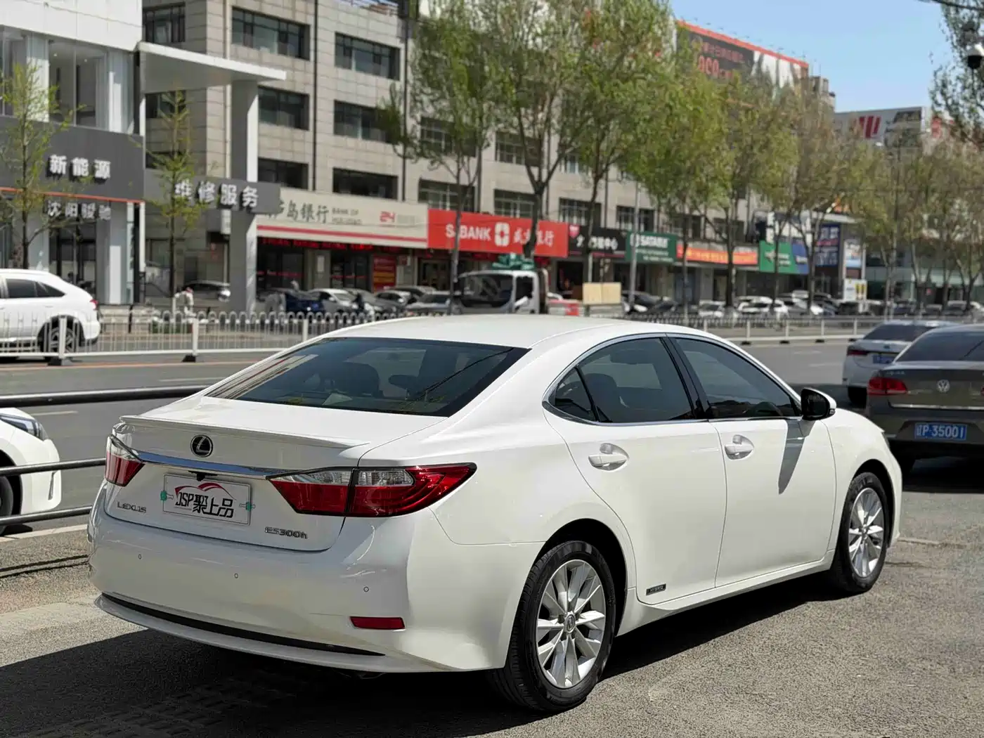 Lexus ES 2013 300h Elite Edition фото 16