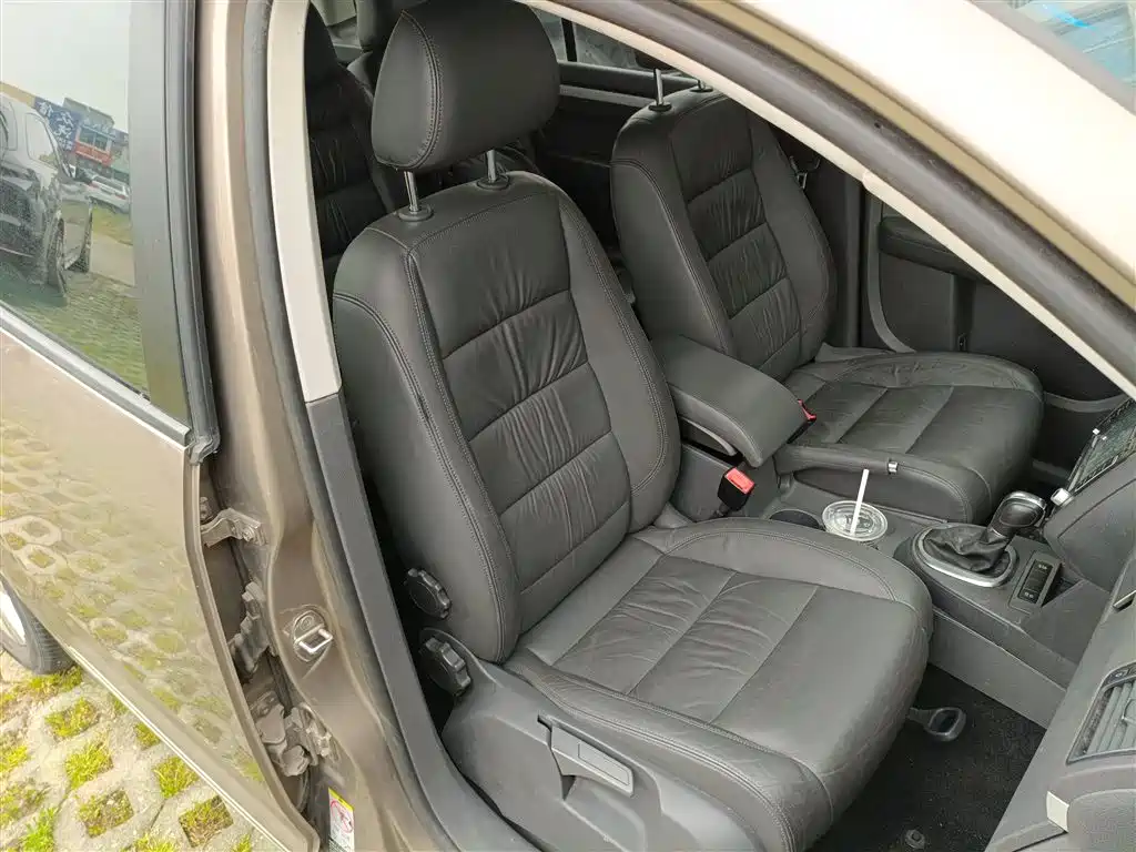 Volkswagen Touran 2015 1.4T DSG Comfort Edition 5-seater фото 25